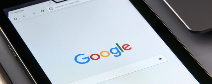 浏览器打开url编码在线转换工具首页，界面显示输入框、字符集下拉菜单和转换按钮，翠绿色UI设计